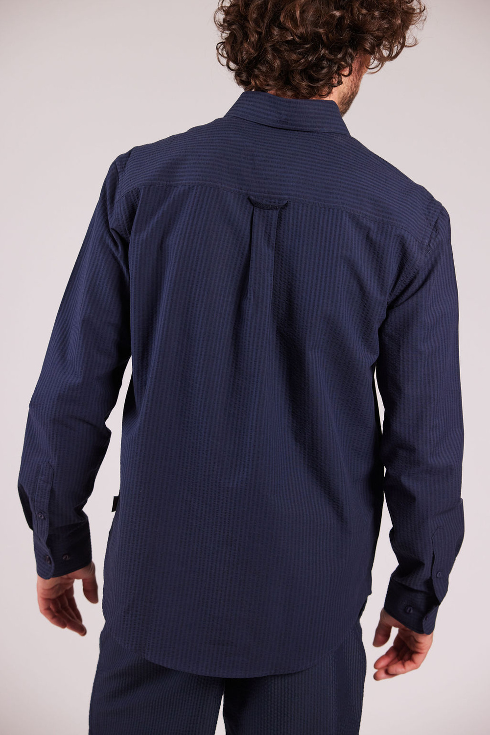 トップス SEERSUCKER OXFORD SHIRT NAVY The Portuguese Seersucker Shirt in Navy